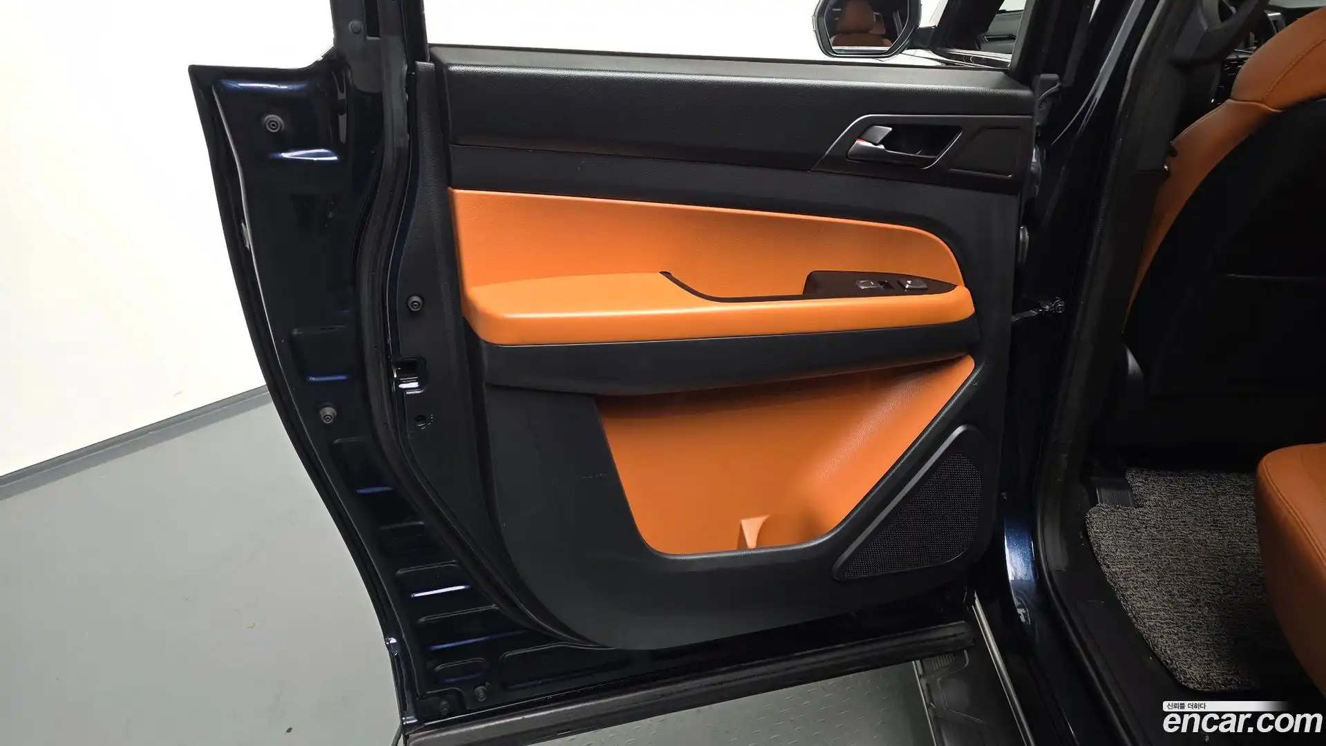 Rexton KG Mobility 2021.11-INNER-034