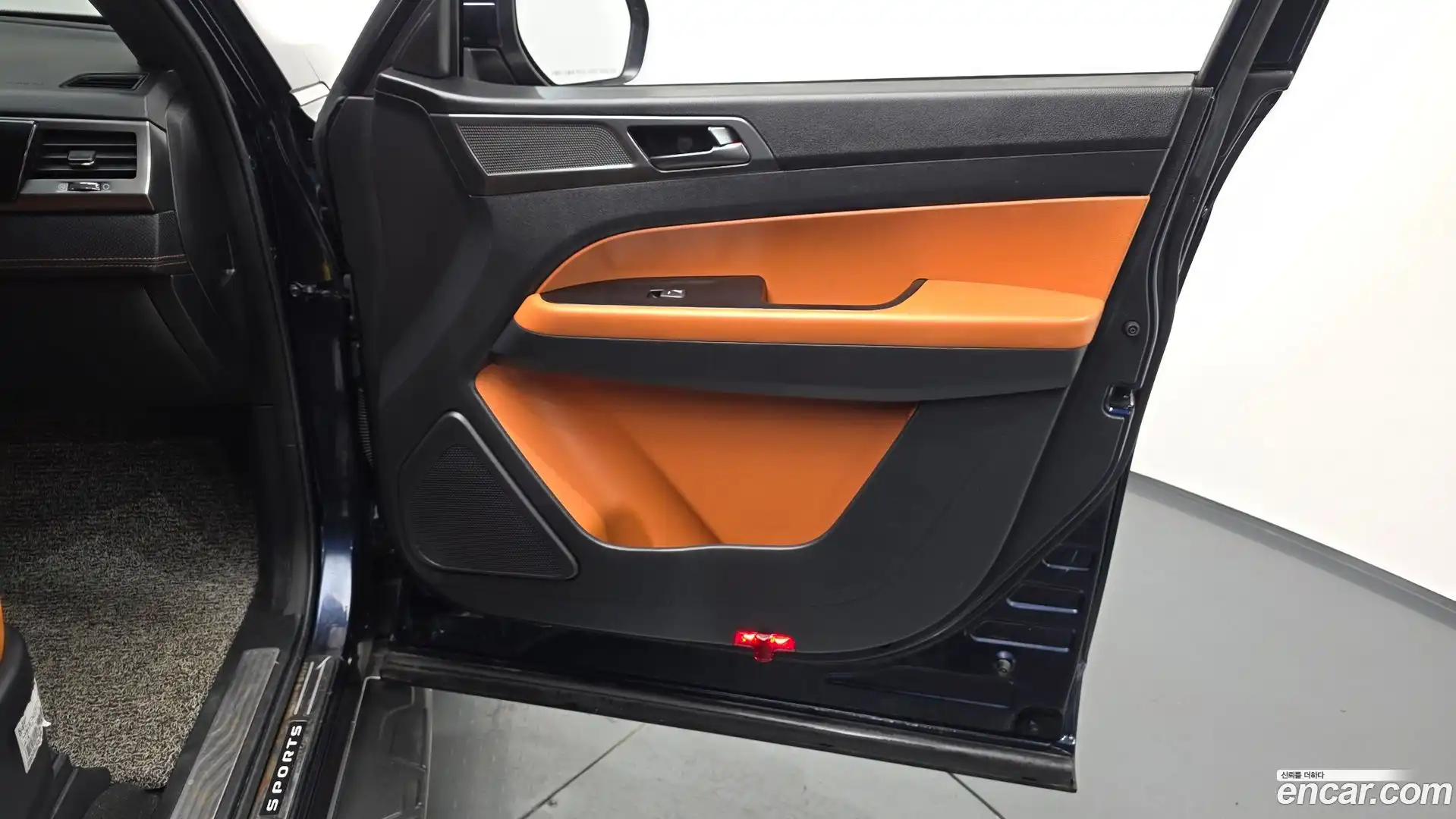 Rexton KG Mobility 2021.11-INNER-035