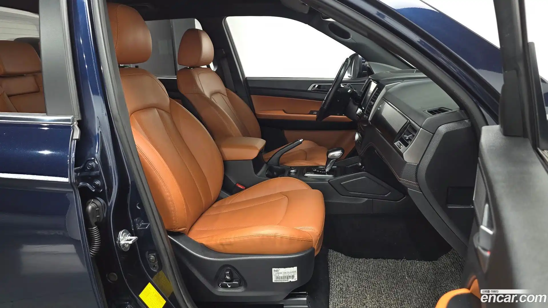 Rexton KG Mobility 2021.11-INNER-036