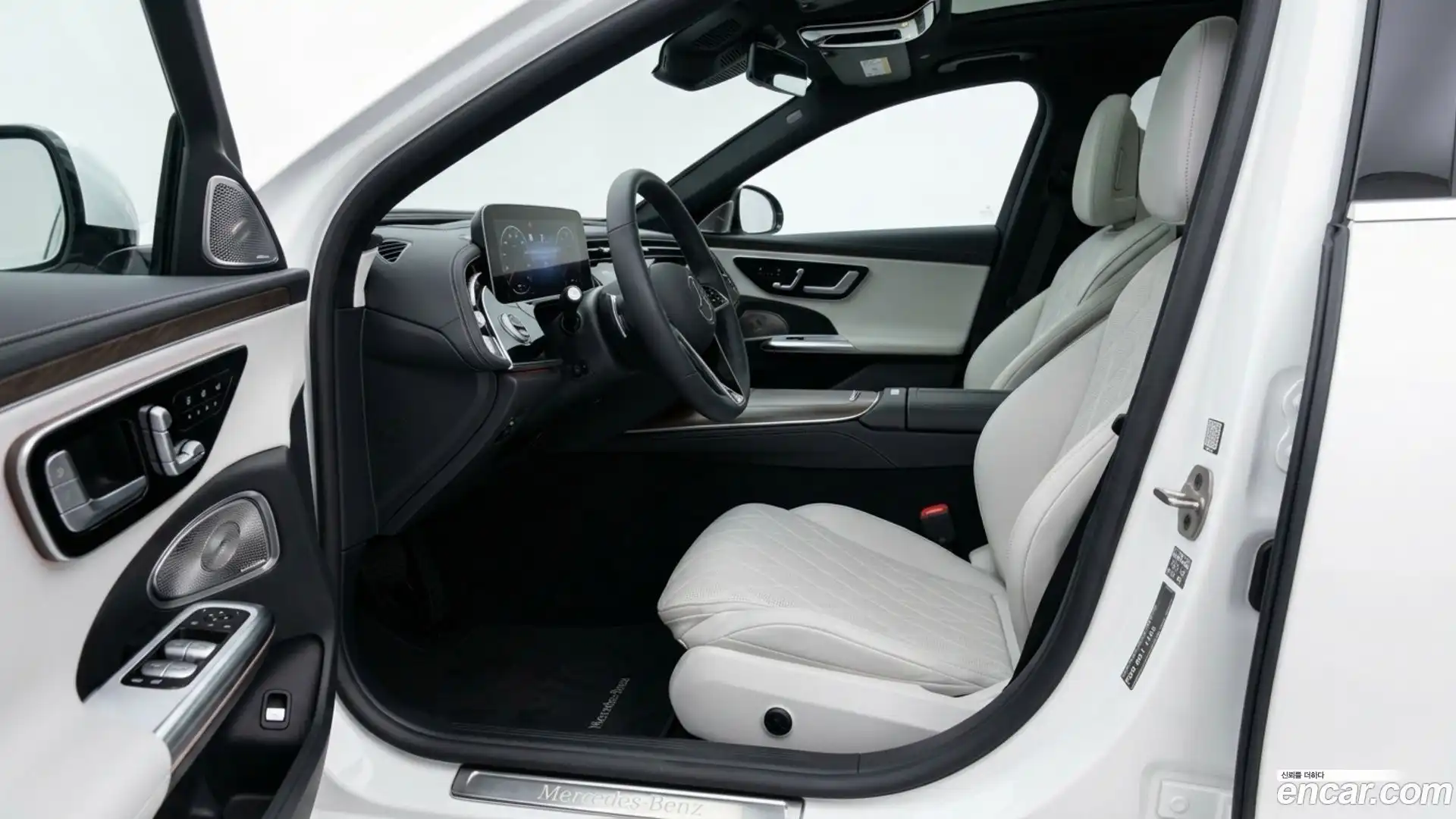 E-Class Mercedes-Benz 2025.7-INNER-010