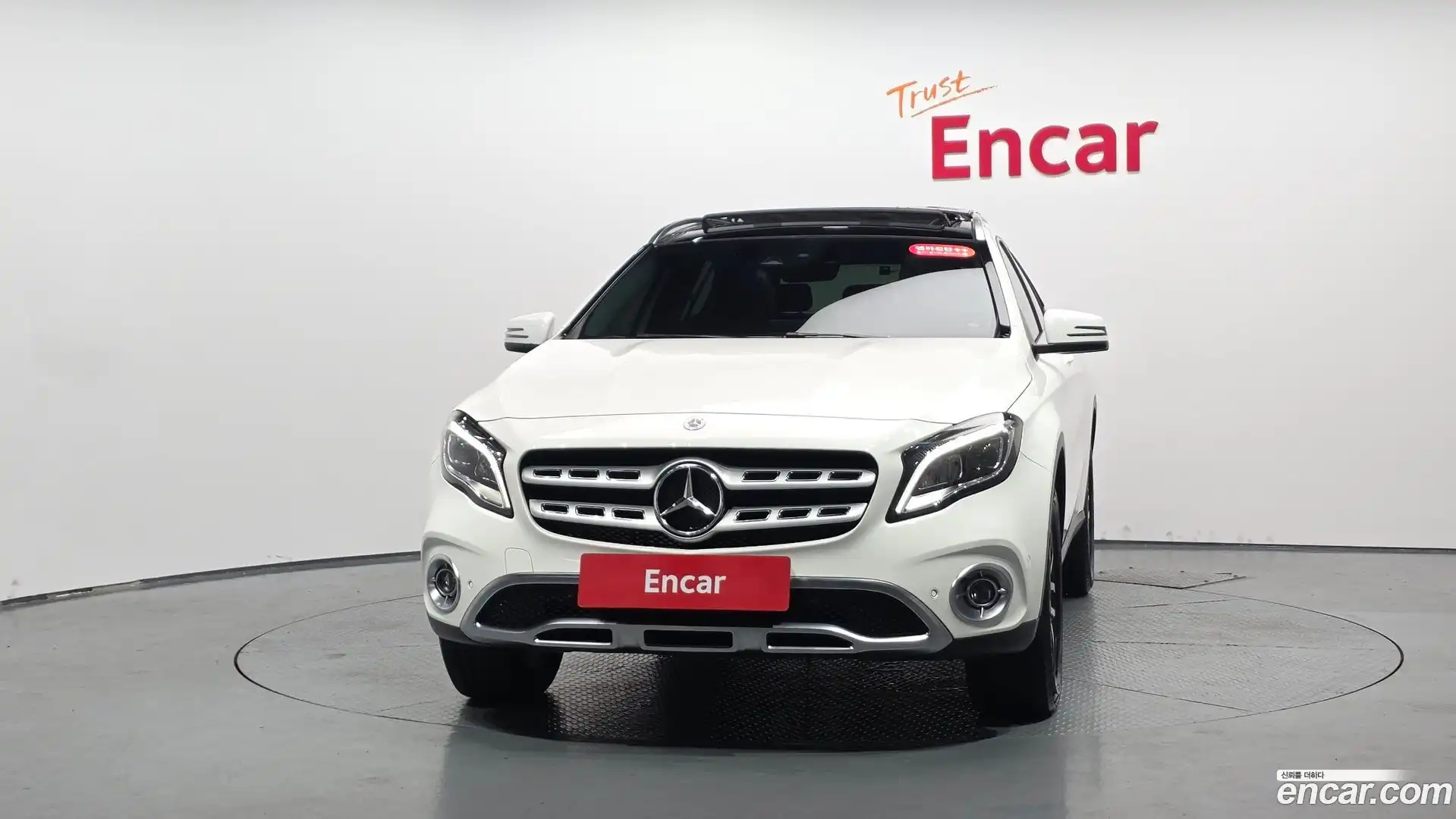 GLA-Class Mercedes-Benz 2019.2-OUTER-003