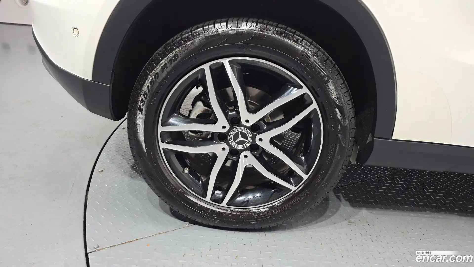 GLA-Class Mercedes-Benz 2019.2-OUTER-005