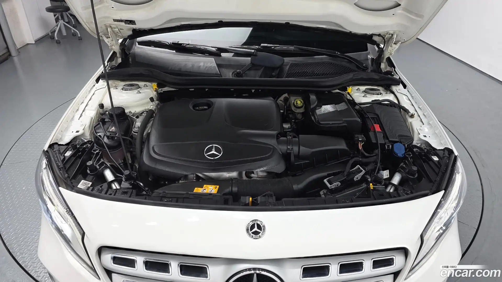 GLA-Class Mercedes-Benz 2019.2-OUTER-006