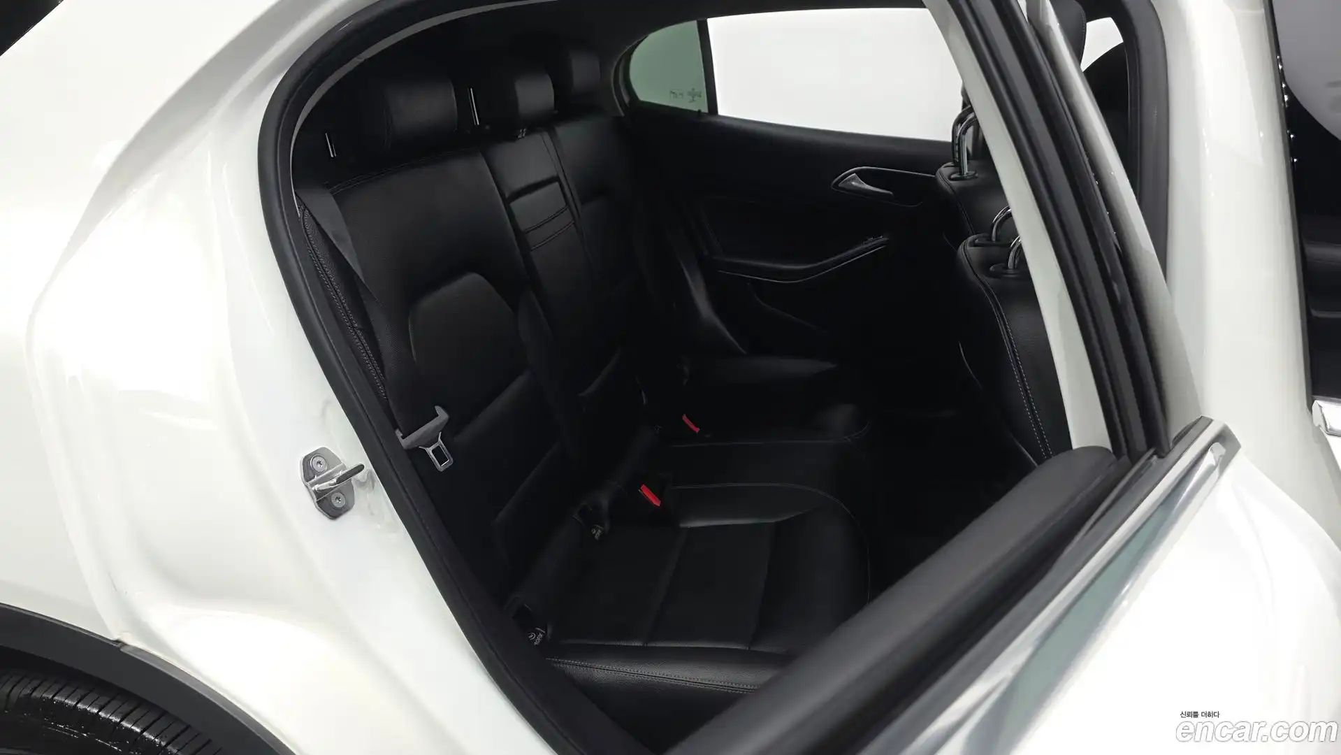 GLA-Class Mercedes-Benz 2019.2-OPTION-015