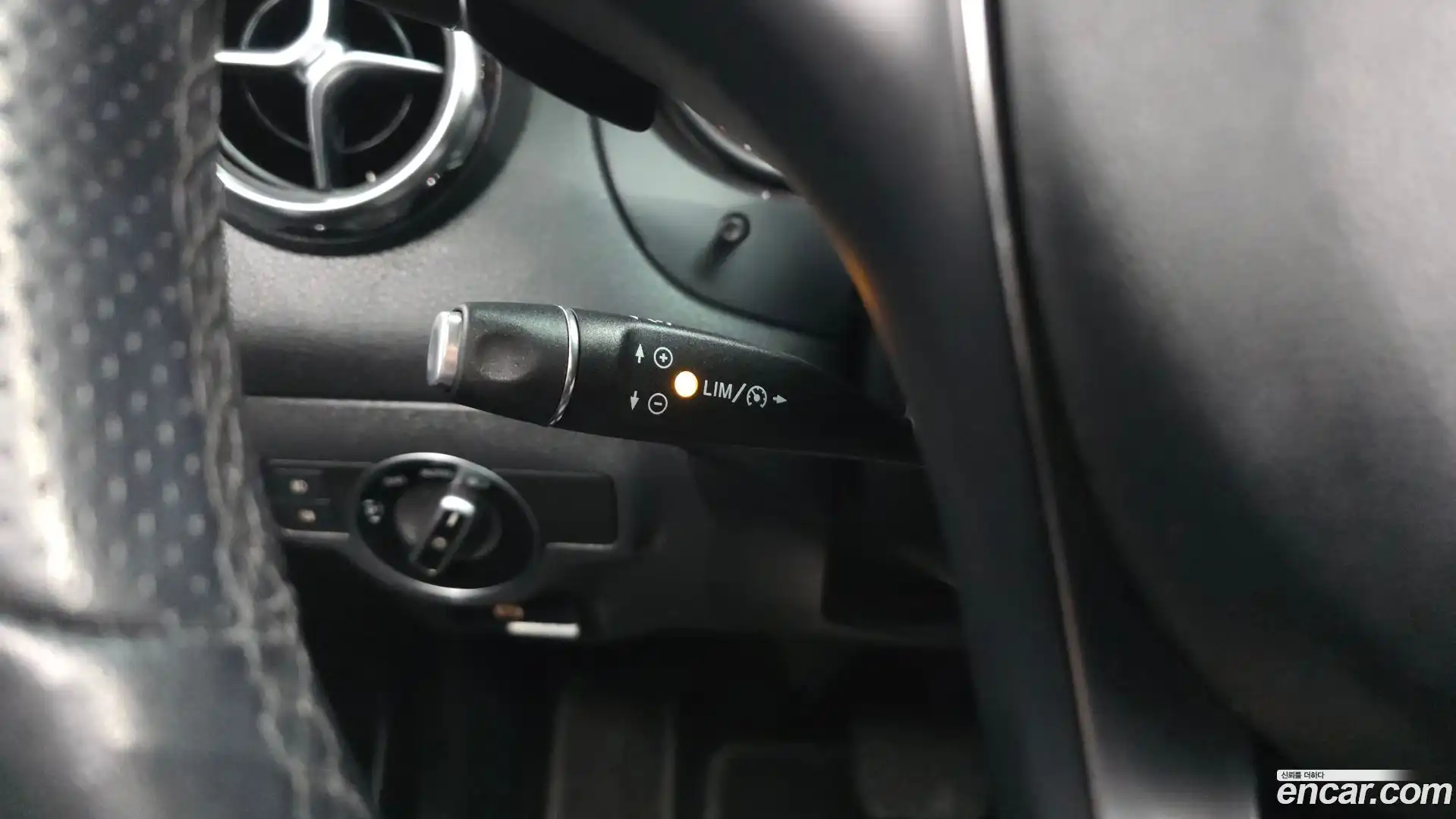 GLA-Class Mercedes-Benz 2019.2-OPTION-022