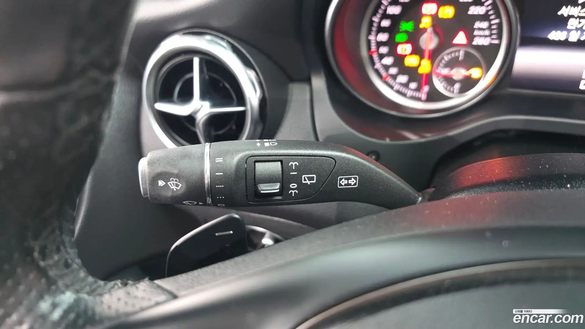 GLA-Class Mercedes-Benz 2019.2-OPTION-041