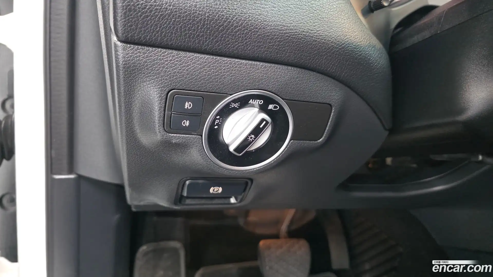 GLA-Class Mercedes-Benz 2019.2-OPTION-043