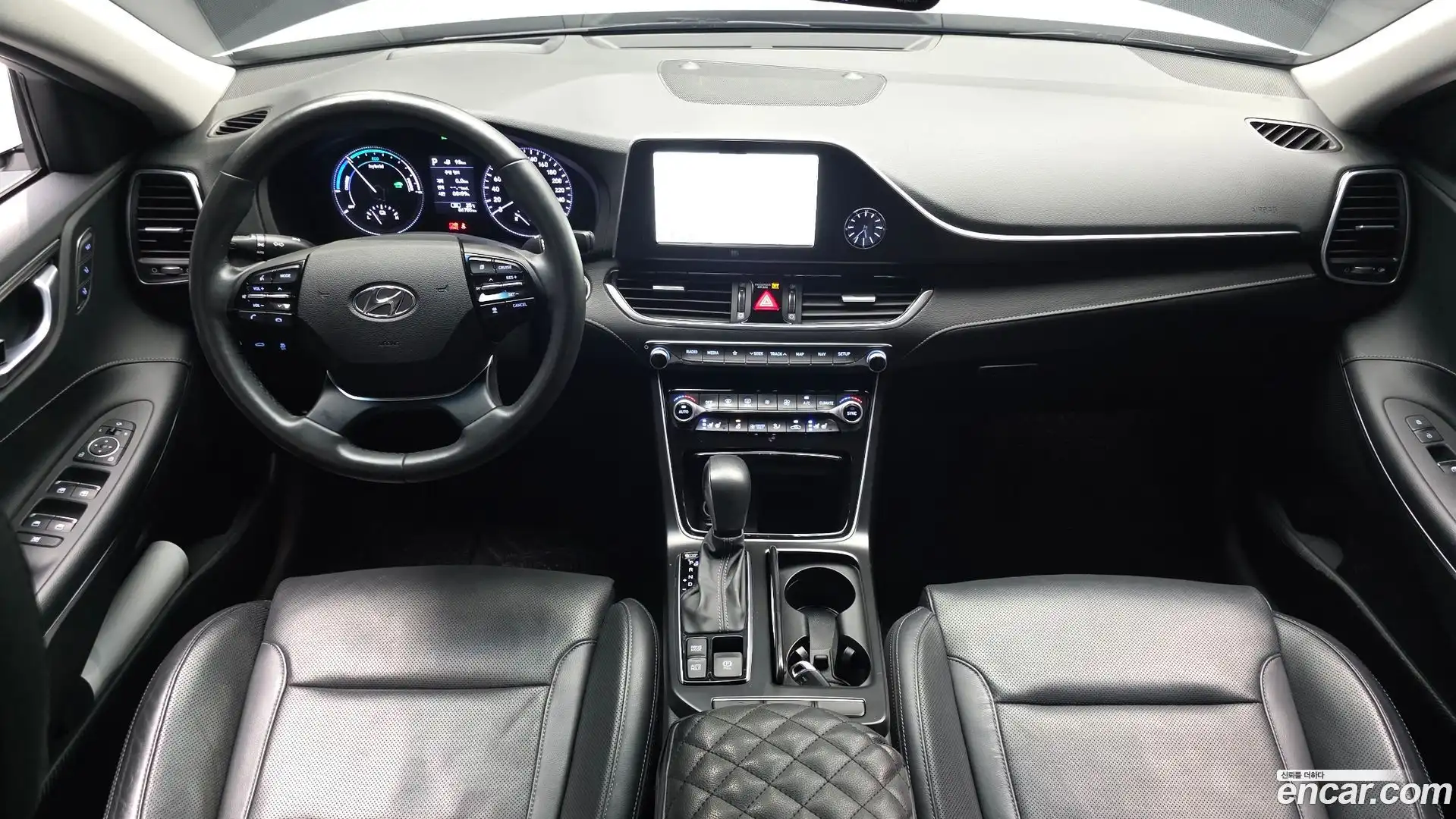 Grandeur Hyundai 2019.2-INNER-007