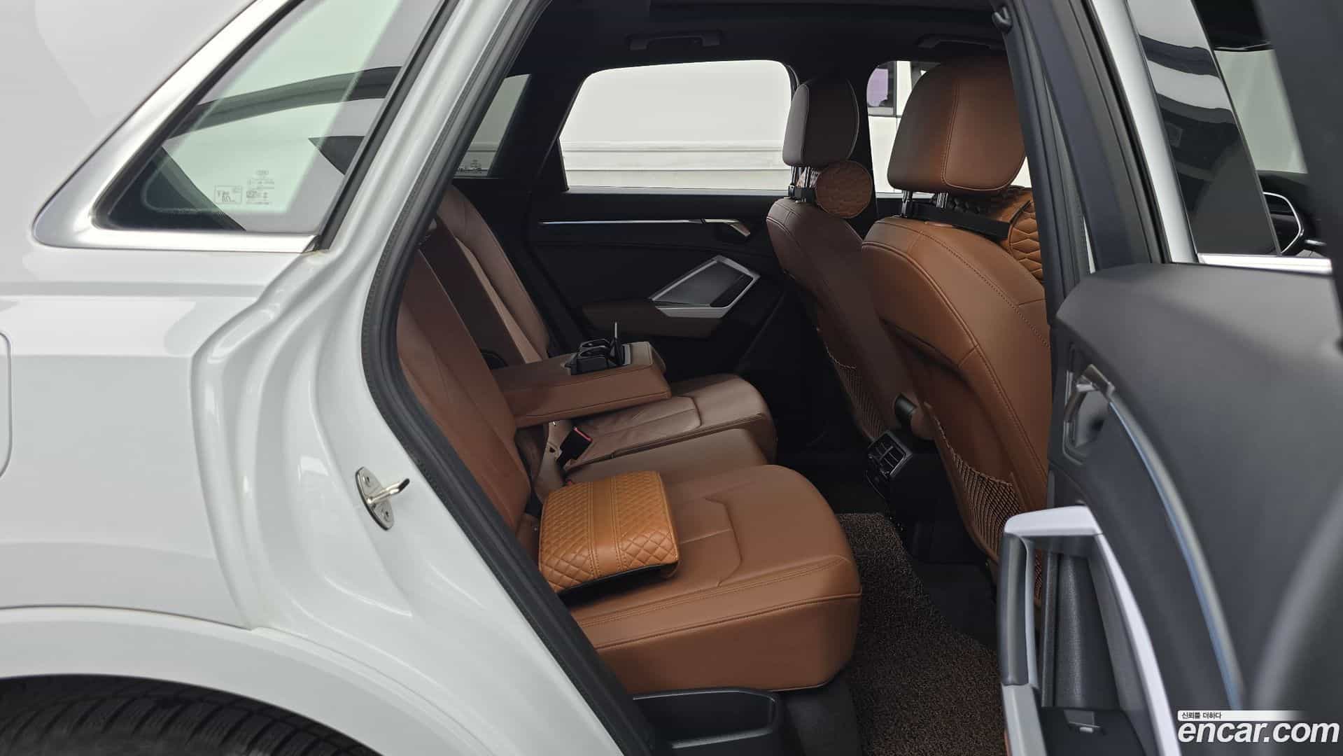 Q3 Audi 2023.7-OPTION-015