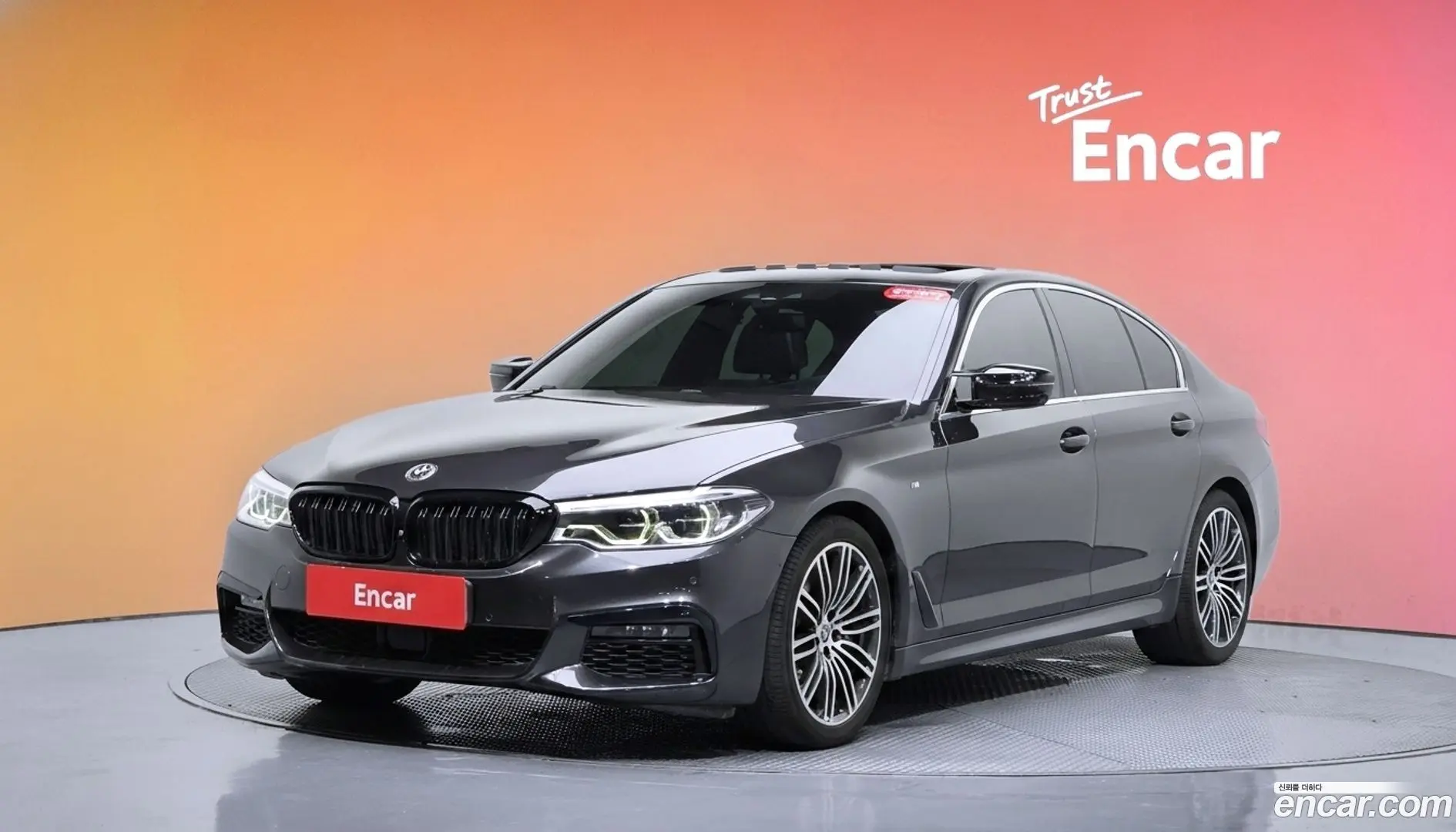Main__Slider__Photo:5-Series BMW 2019.10-0