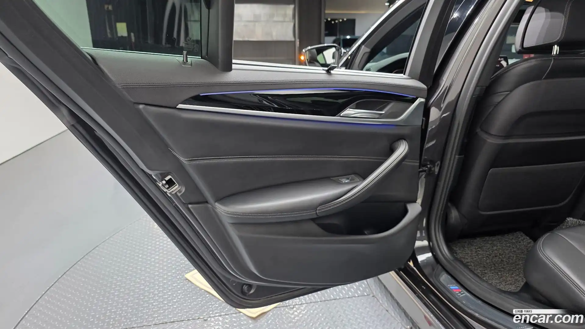 5-Series BMW 2019.10-INNER-035