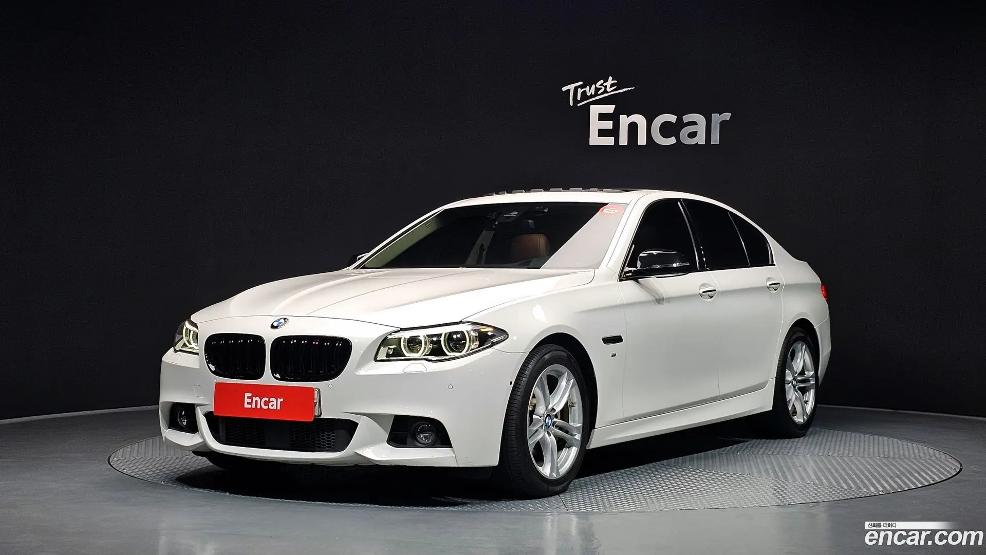 Main__Slider__Photo:5-Series BMW 2016.10-0