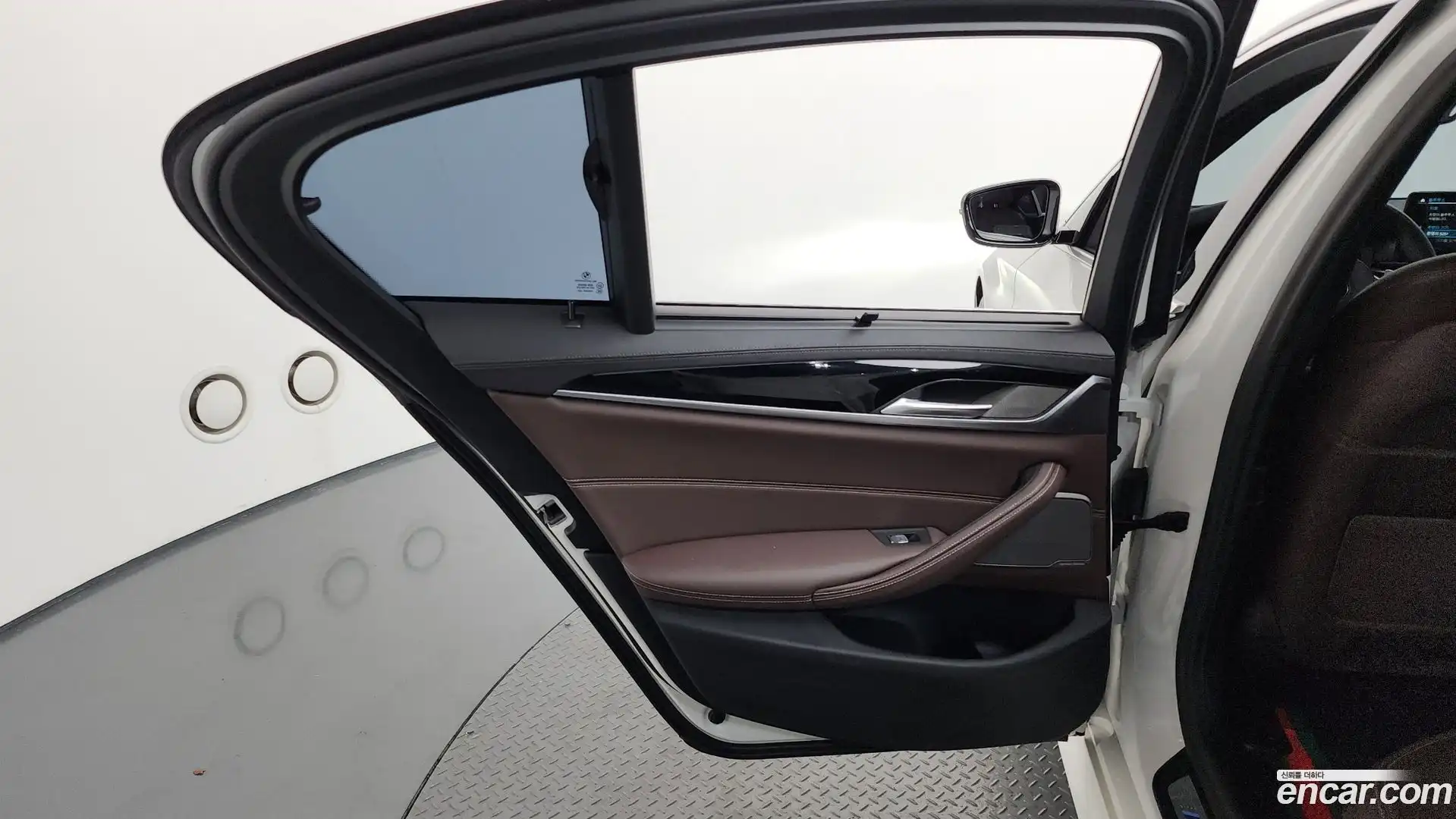 5-Series BMW 2023.3-INNER-035