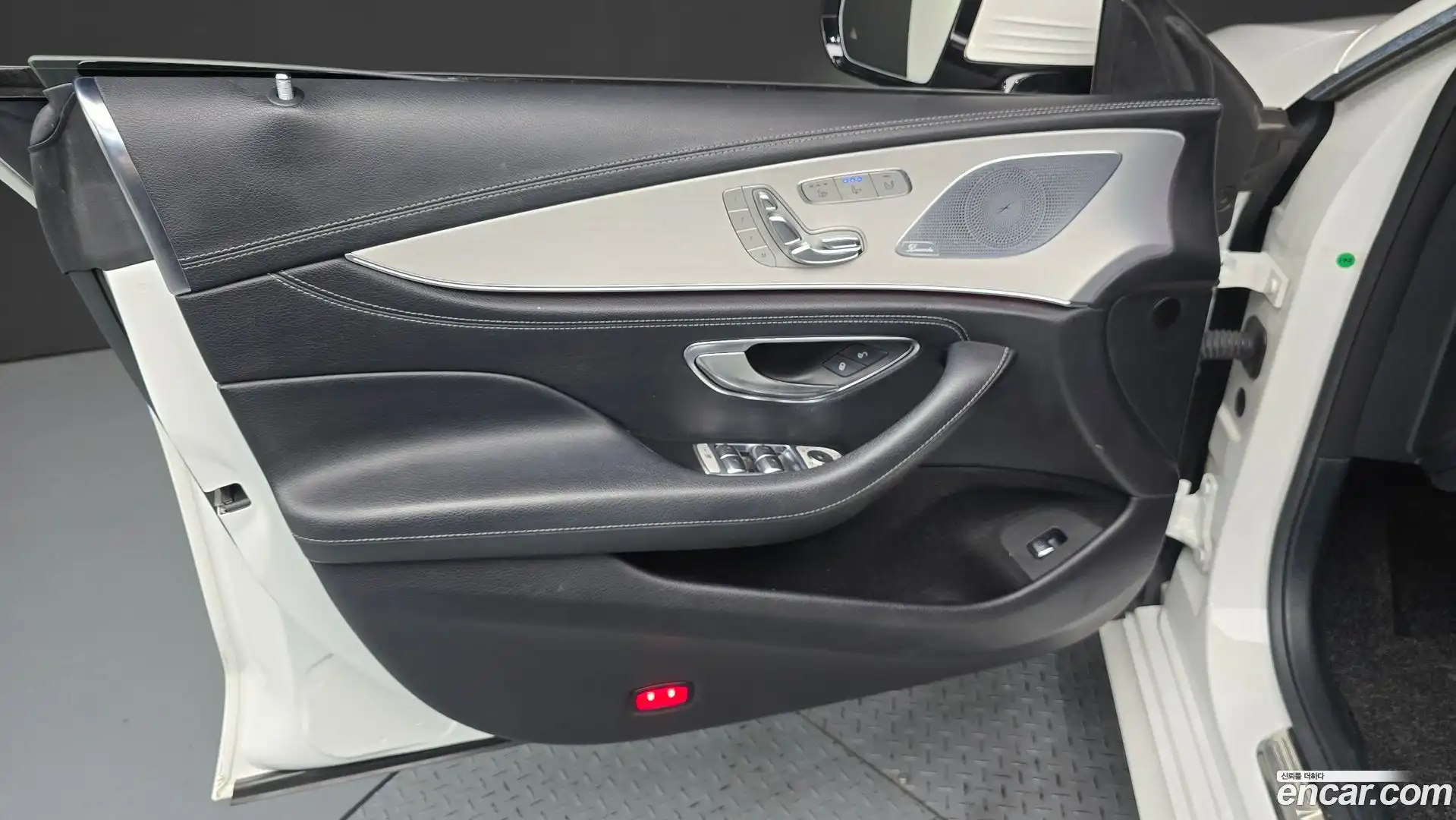 CLS-Class Mercedes-Benz 2018.11-INNER-034