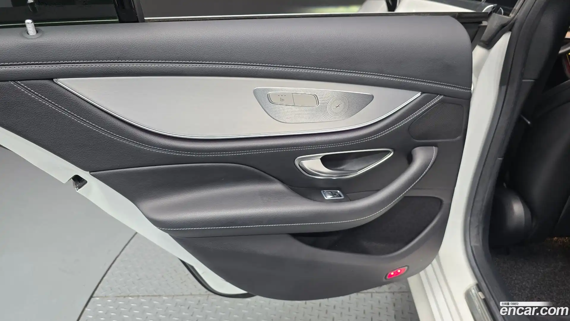 CLS-Class Mercedes-Benz 2018.11-INNER-035