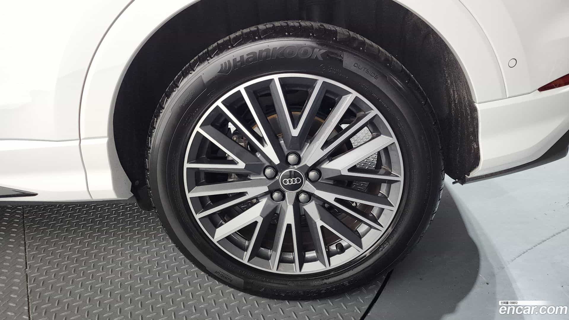 Q3 Audi 2025.2-OUTER-031