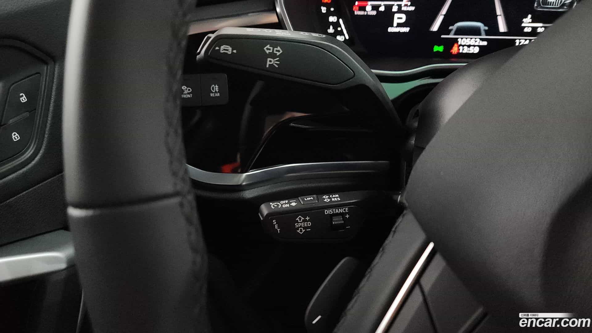 Q3 Audi 2025.2-OPTION-043