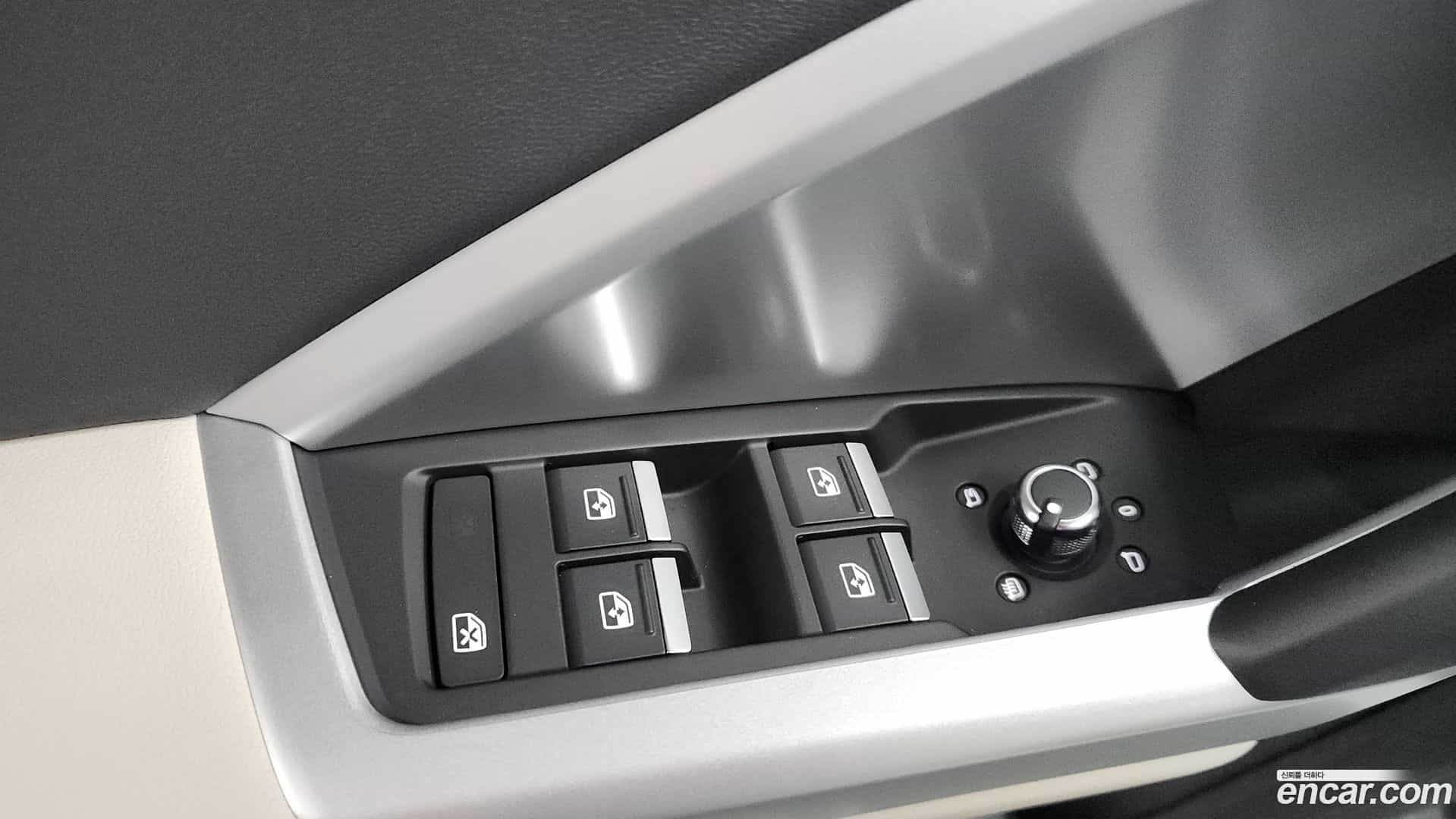 Q3 Audi 2025.2-OPTION-046