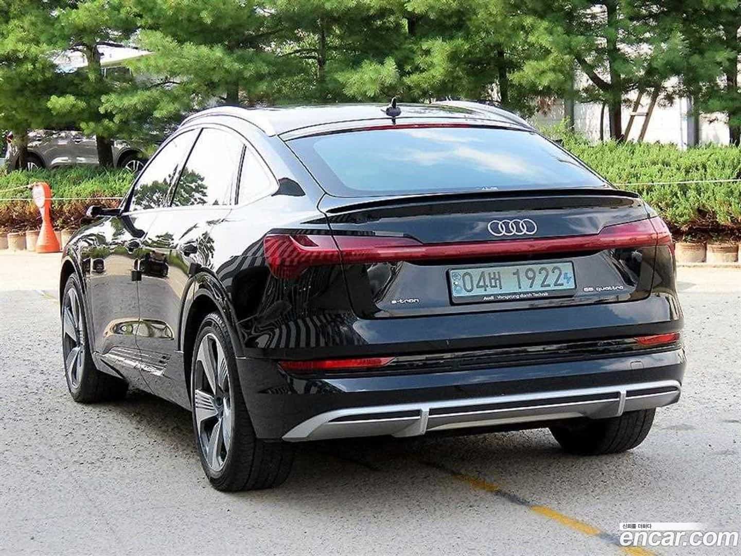 e-tron Audi 2021.10-OUTER-003