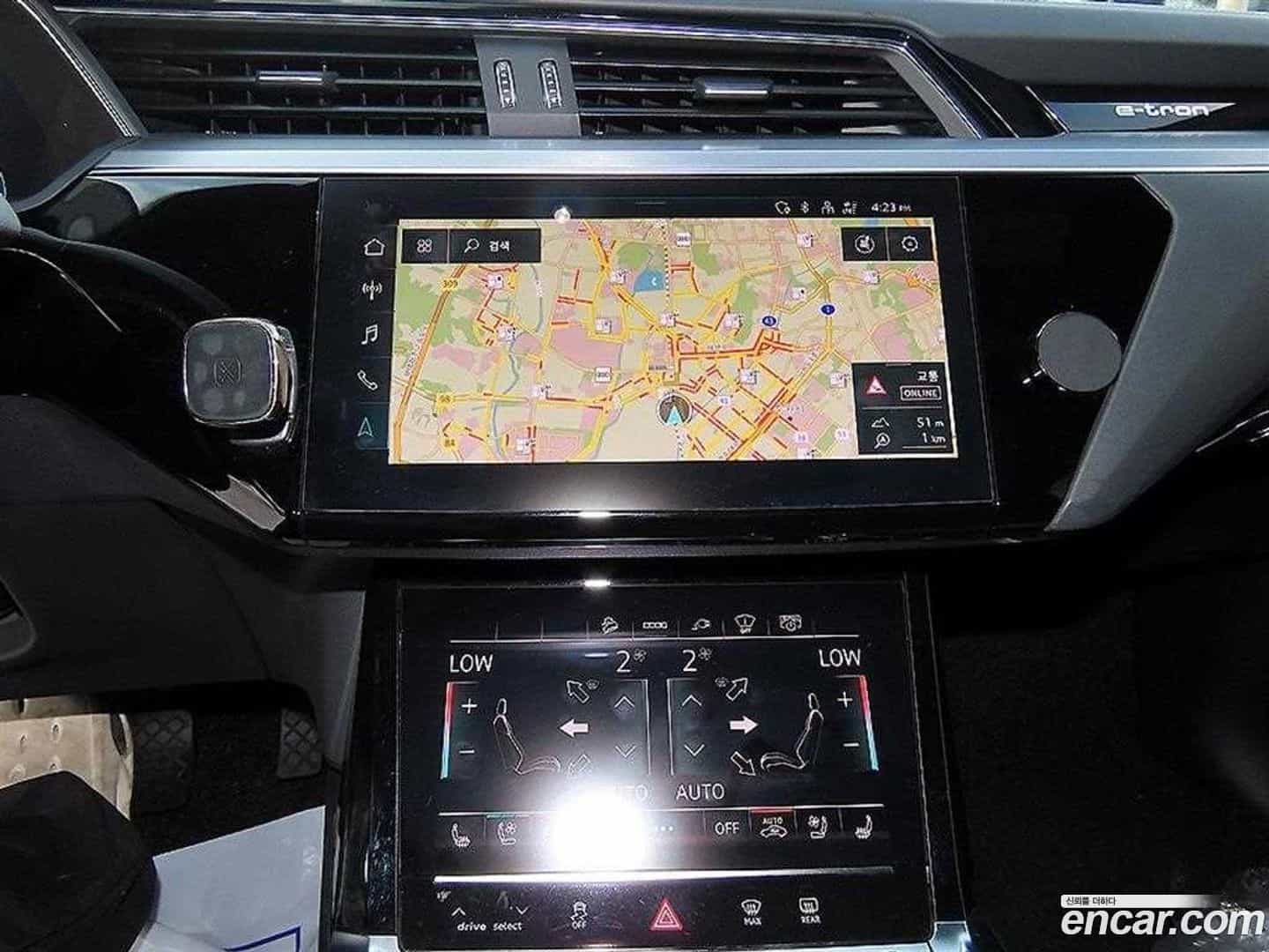 e-tron Audi 2021.10-OPTION-017