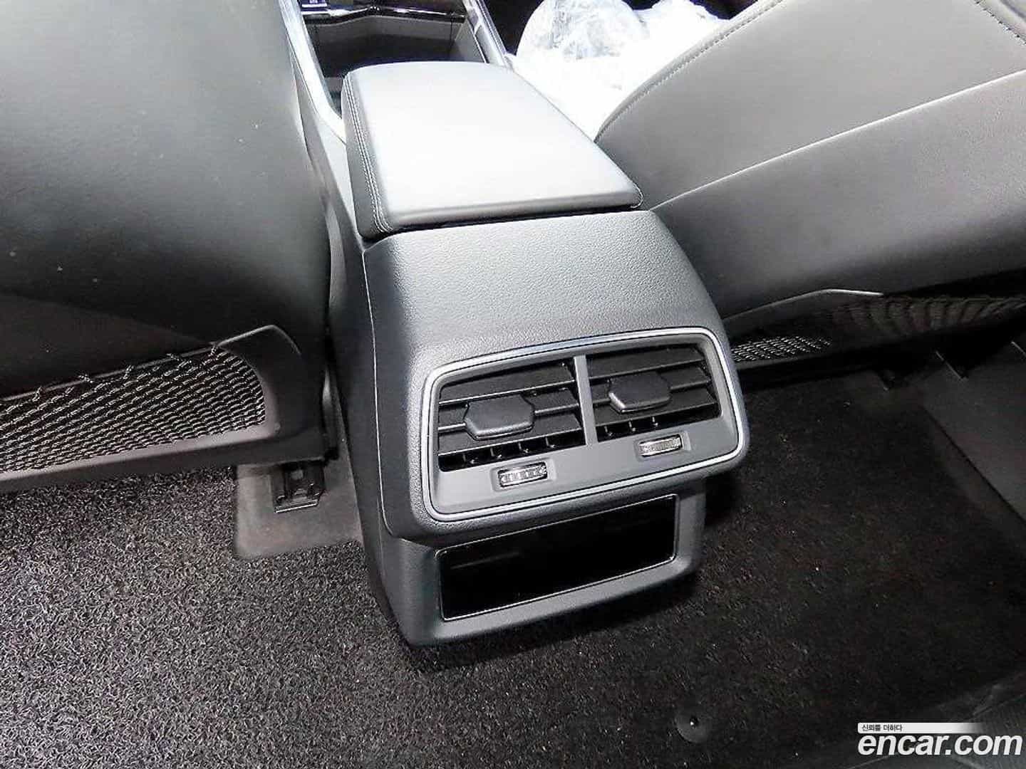 e-tron Audi 2021.10-OPTION-019