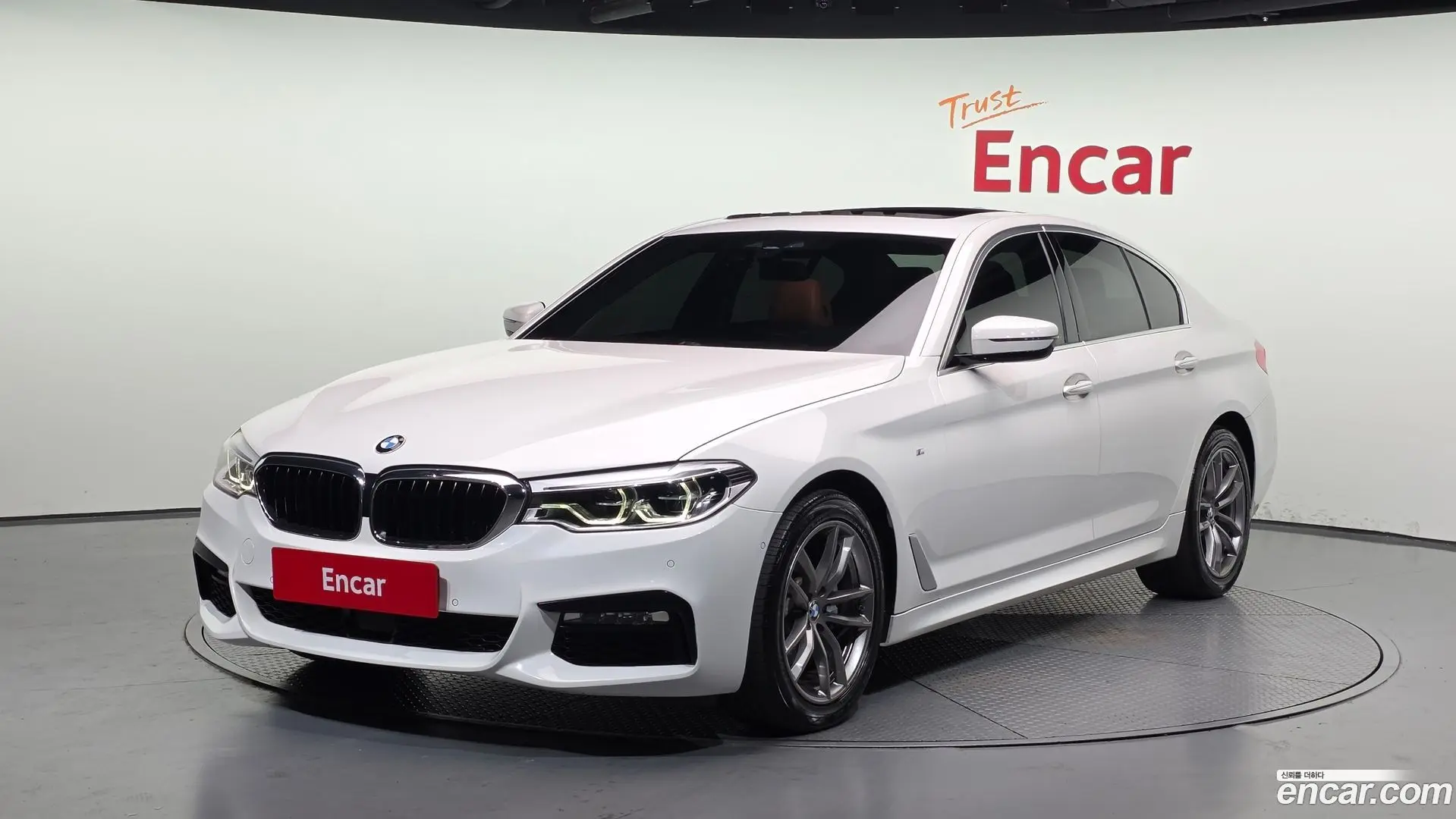 Main__Slider__Photo:5-Series BMW 2017.11-0