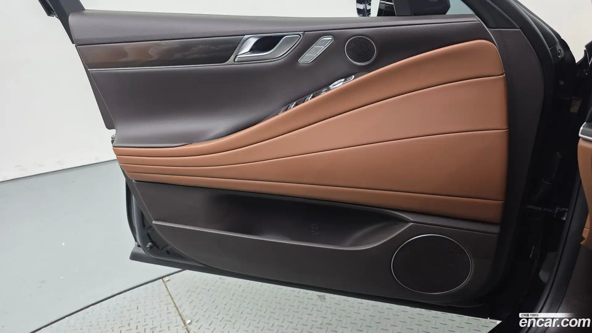 G80 Genesis 2023.7-INNER-035