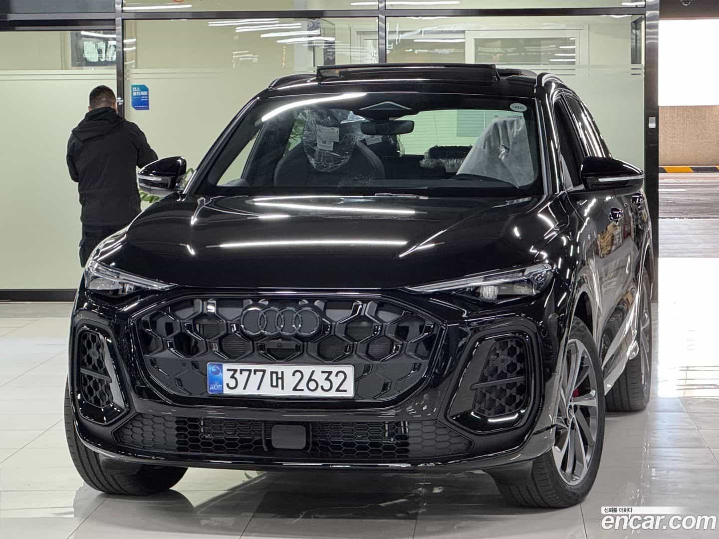 Q5 Audi 2025.11-OUTER-001
