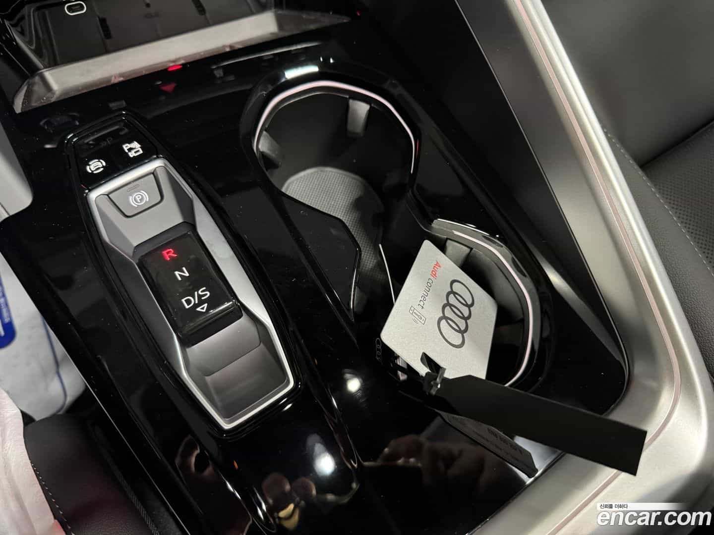 Q5 Audi 2025.11-INNER-010