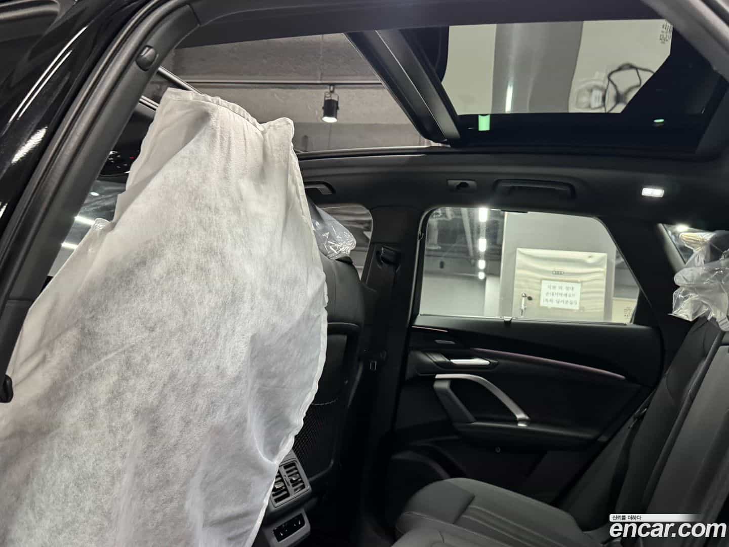 Q5 Audi 2025.11-OPTION-016