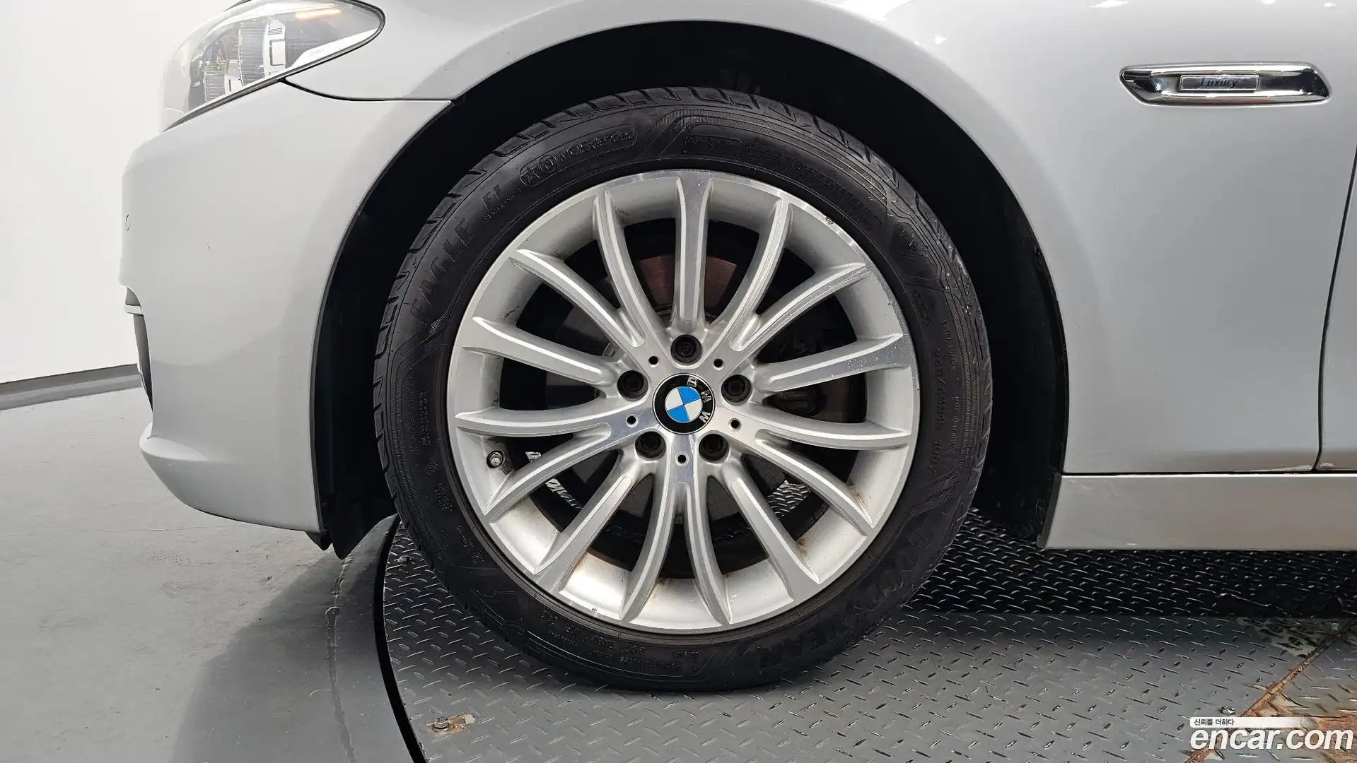 5-Series BMW 2014.8-OUTER-005