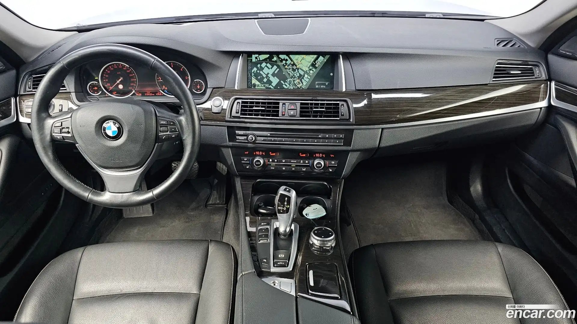 5-Series BMW 2014.8-INNER-007