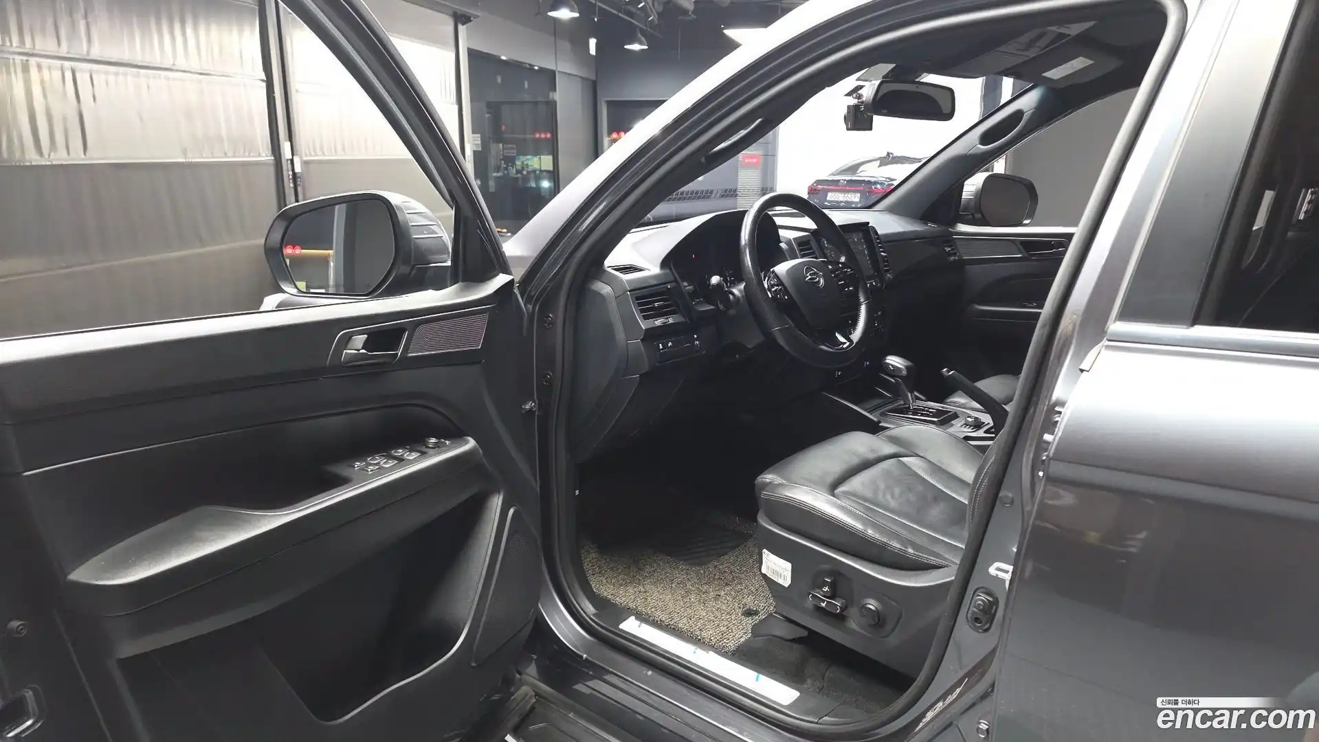 Rexton KG Mobility 2021.5-INNER-010