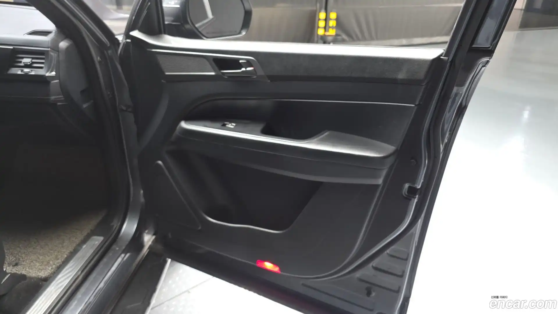 Rexton KG Mobility 2021.5-INNER-034