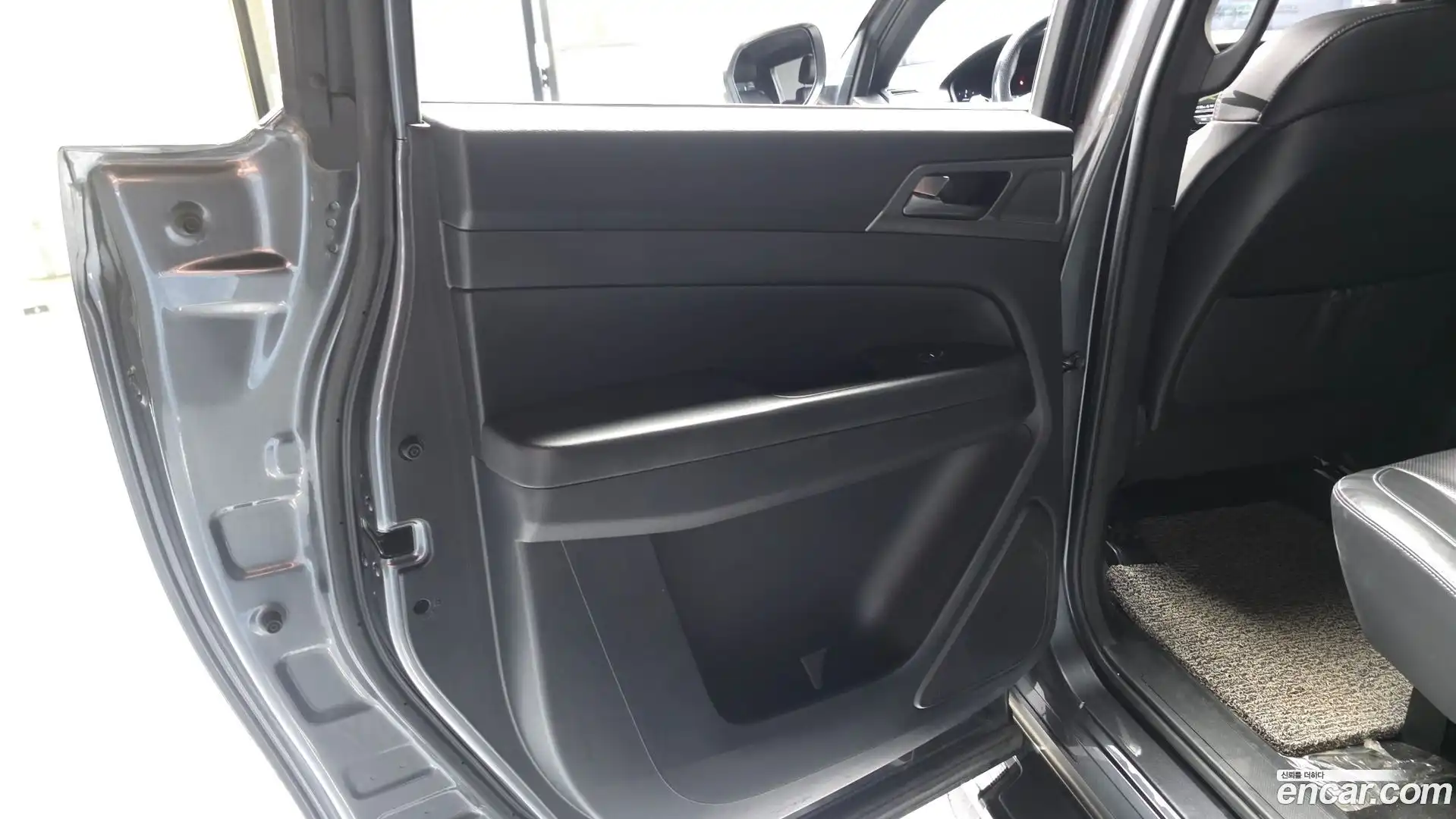 Rexton KG Mobility 2021.5-INNER-035