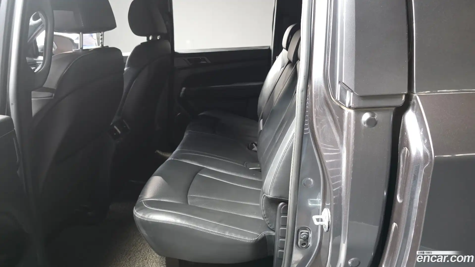 Rexton KG Mobility 2021.5-INNER-036