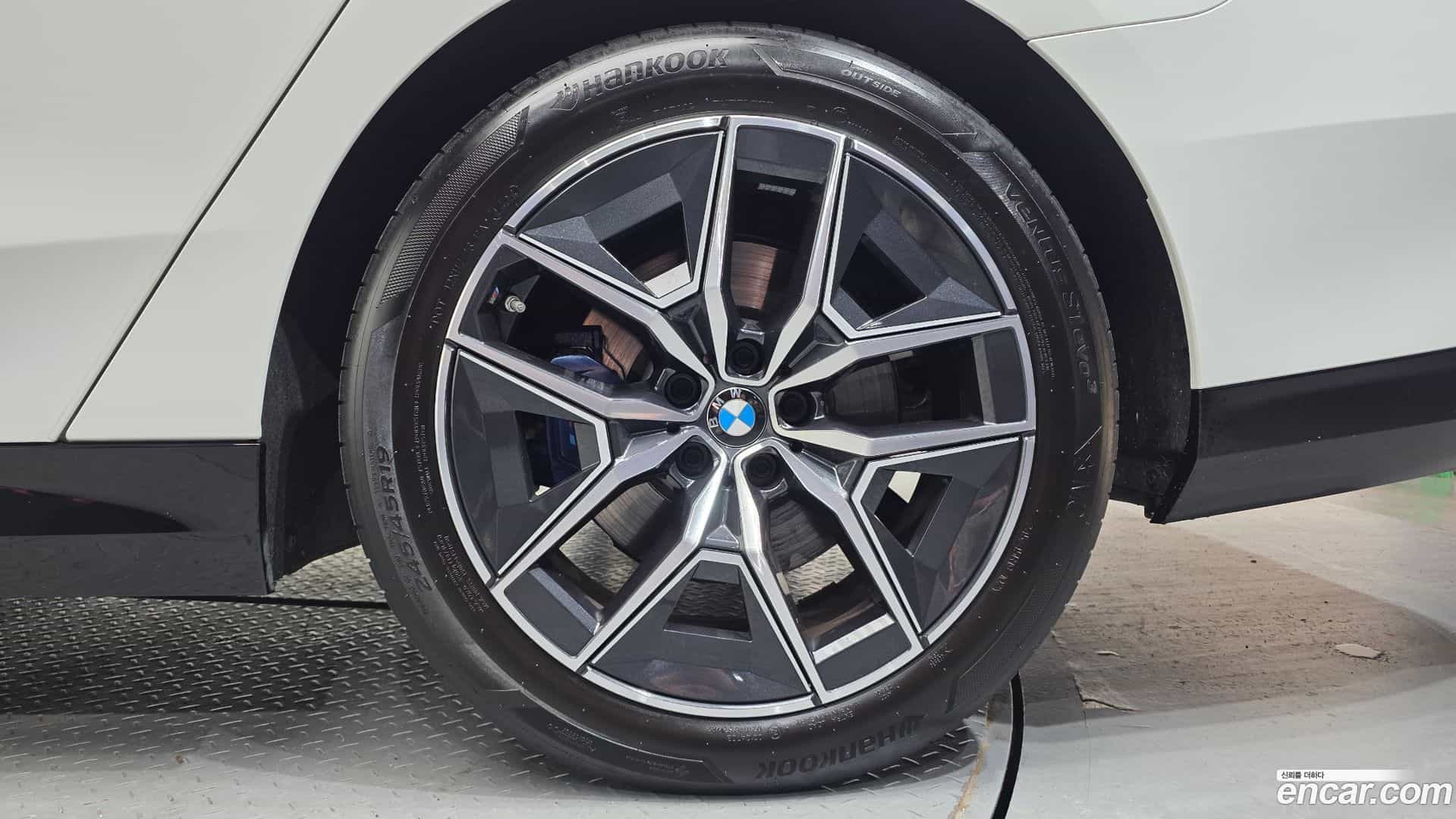 5-Series BMW 2024.9-OUTER-031