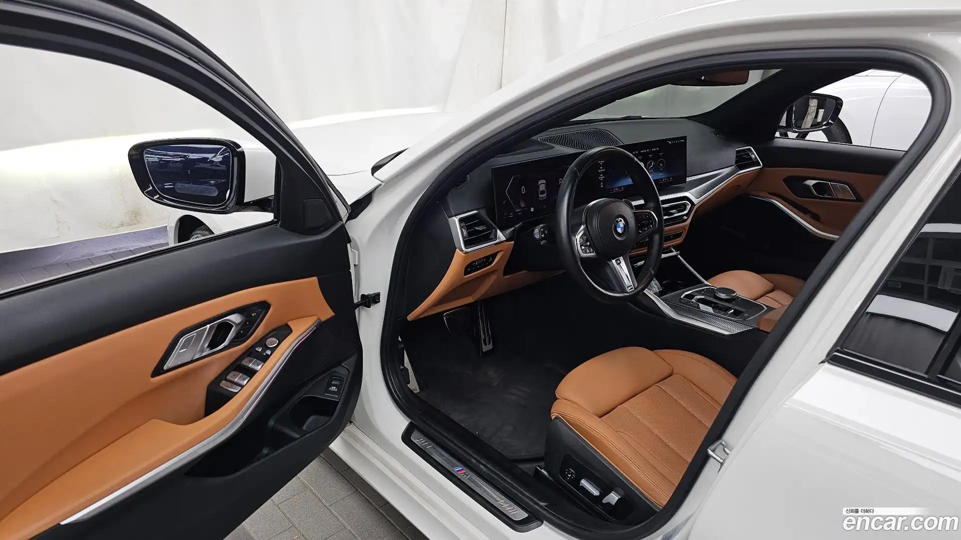 3-Series BMW 2023.0-INNER-010