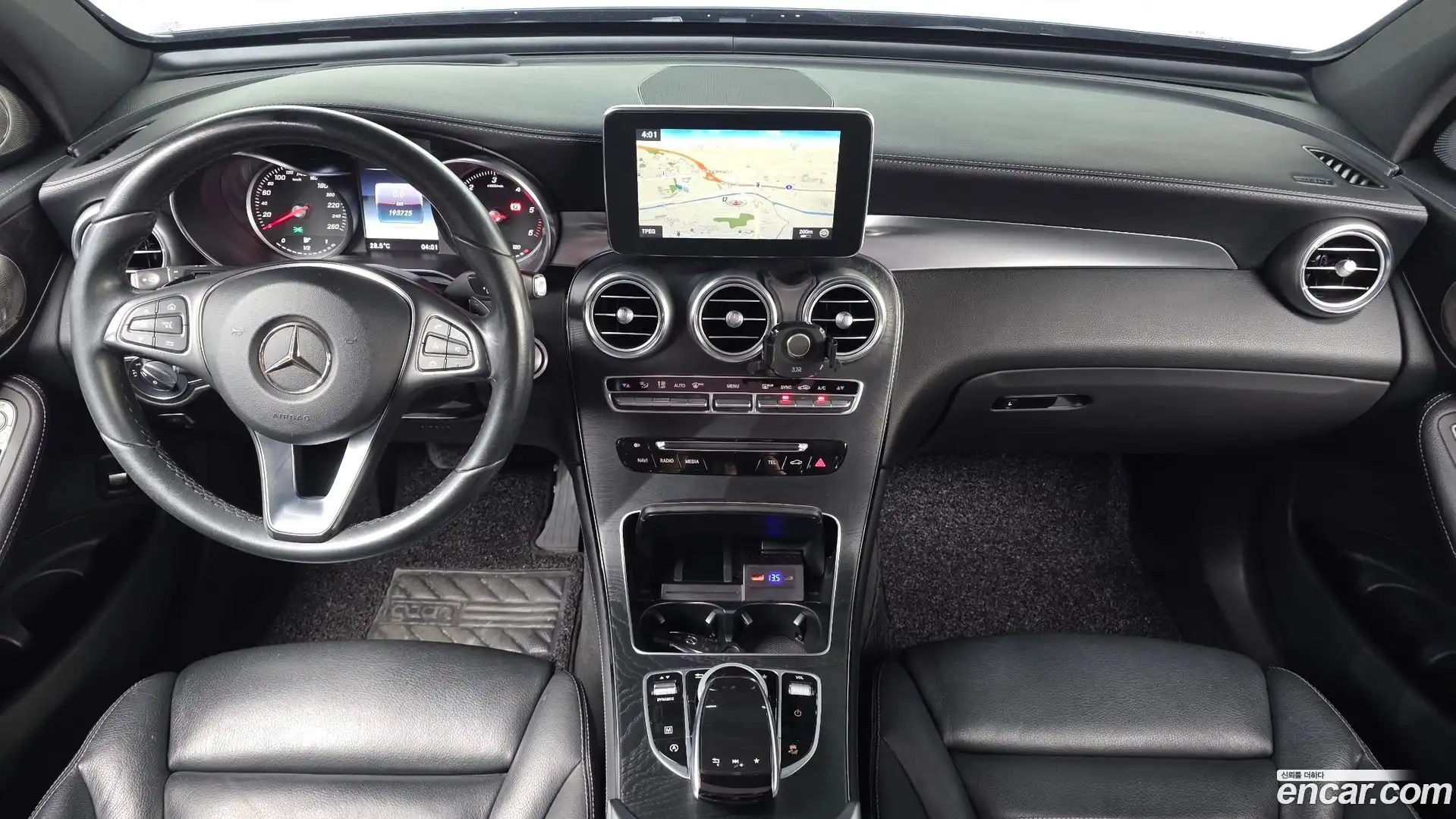 GLC-Class Mercedes-Benz 2017.8-INNER-007