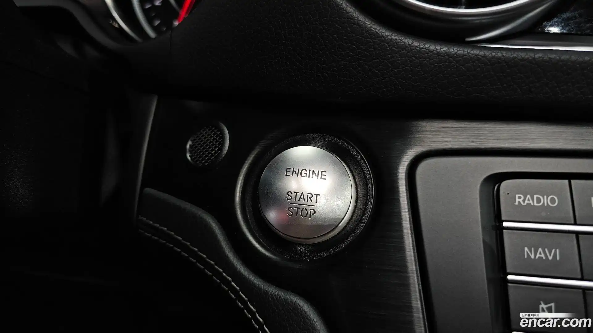 SL-Class Mercedes-Benz 2017.7-OPTION-040