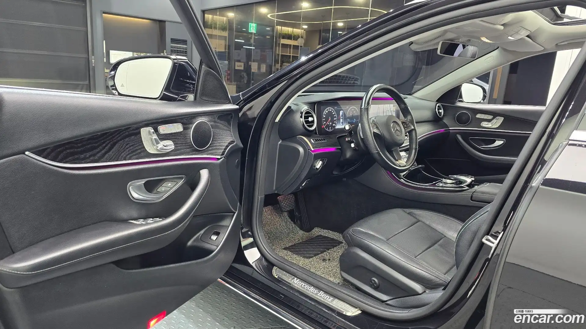 E-Class Mercedes-Benz 2017.1-INNER-010
