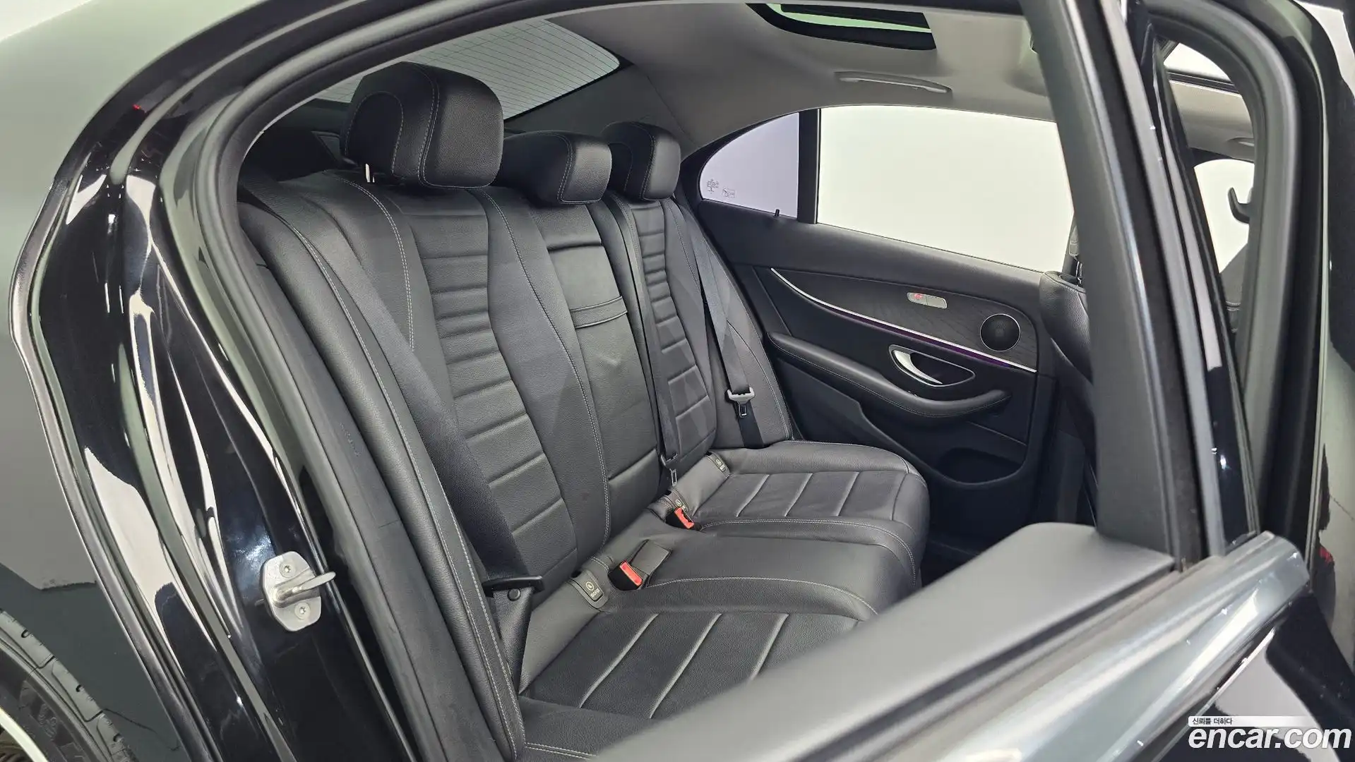 E-Class Mercedes-Benz 2017.1-OPTION-016