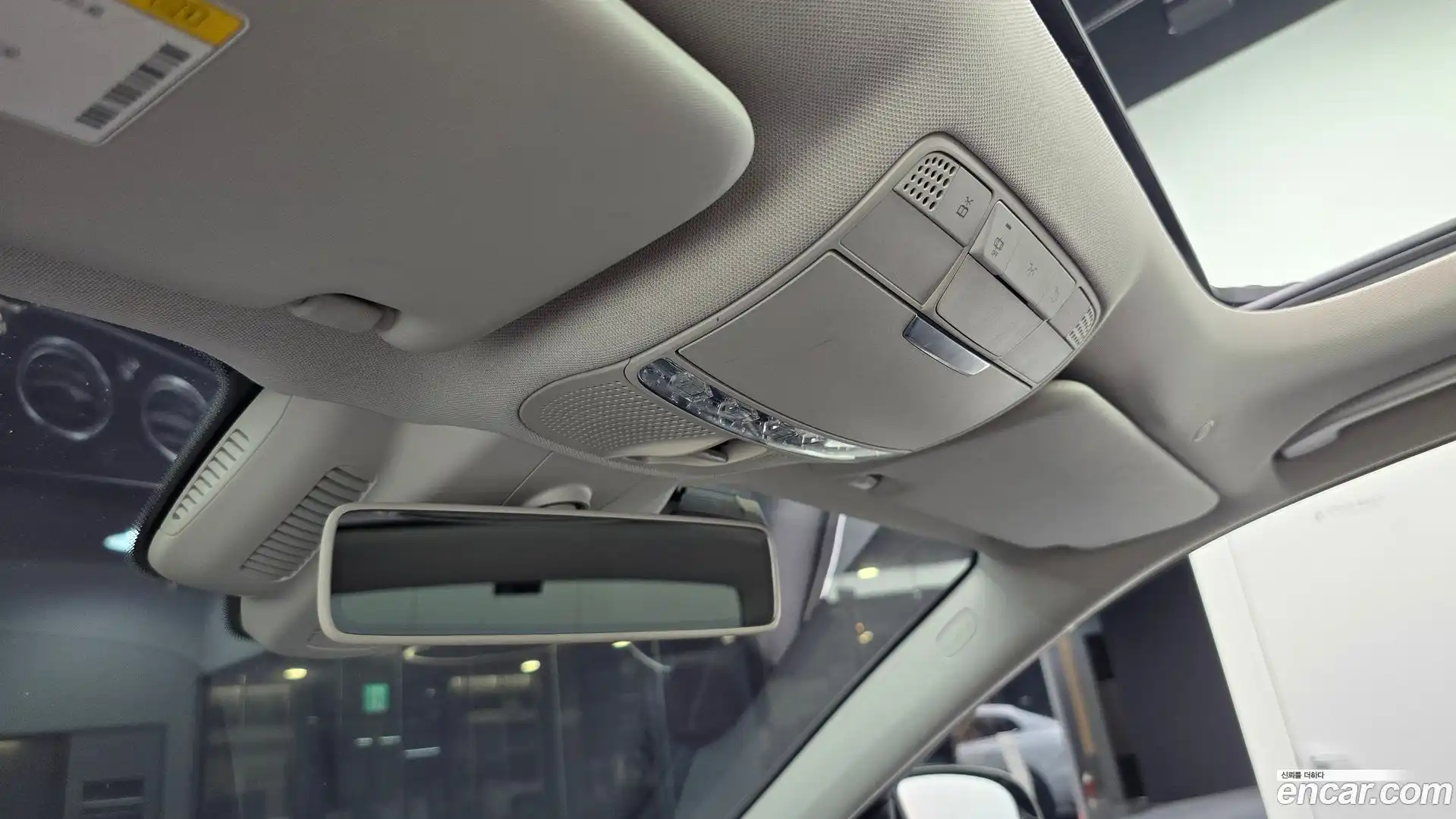 E-Class Mercedes-Benz 2017.1-OPTION-024