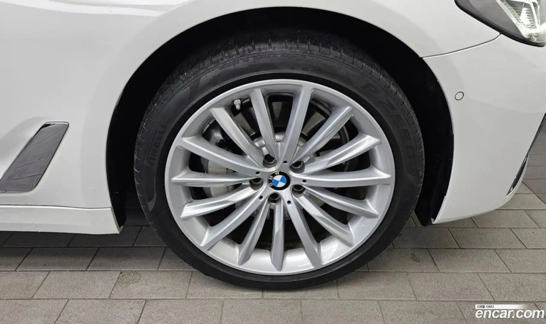 5-Series BMW 2023.2-INNER-008