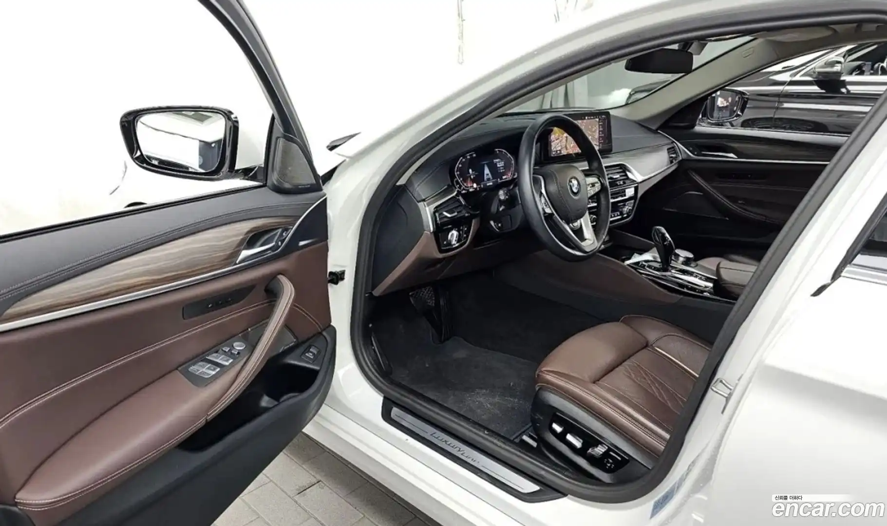 5-Series BMW 2023.2-INNER-010