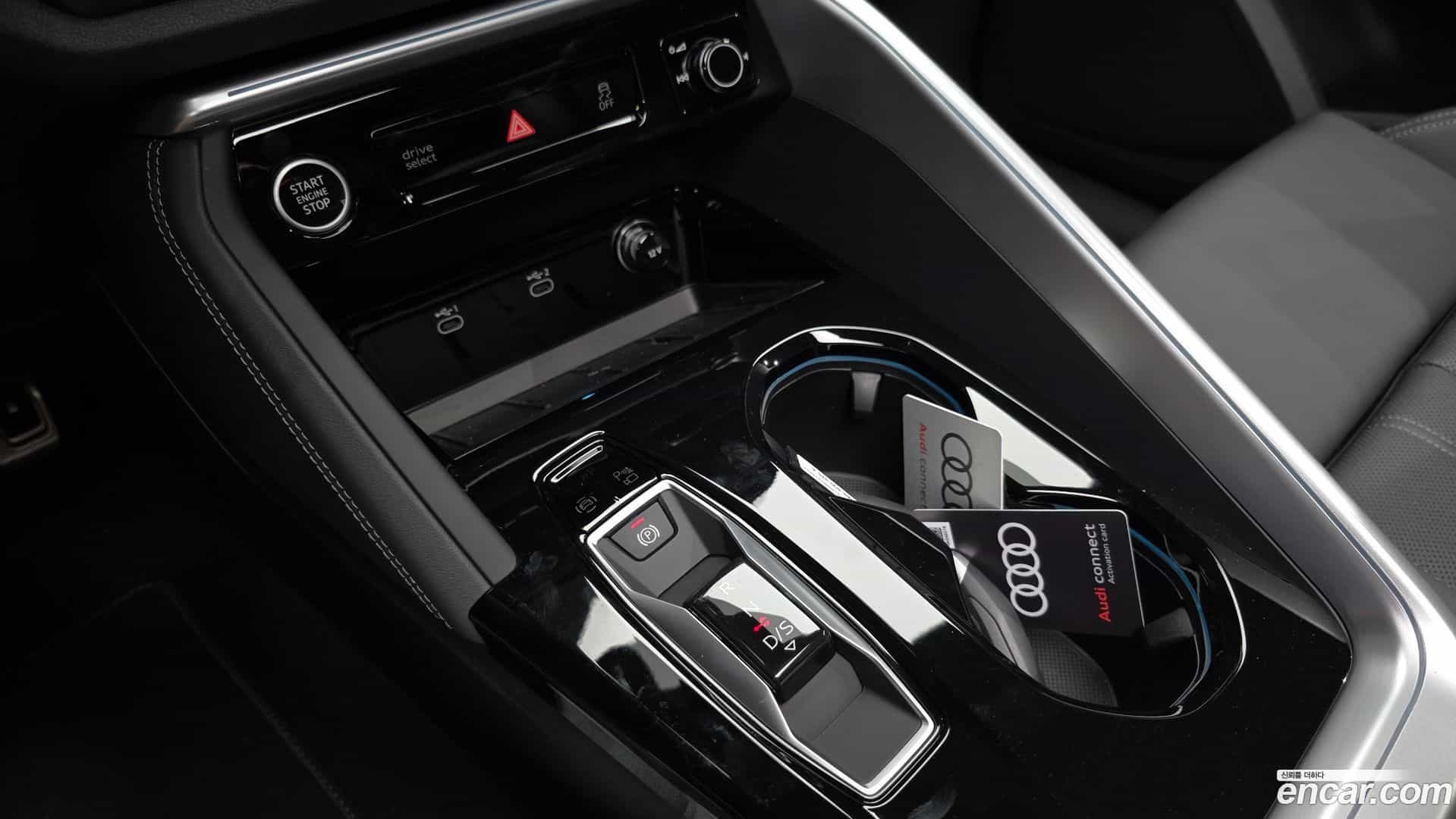 Q5 Audi 2025.11-INNER-009
