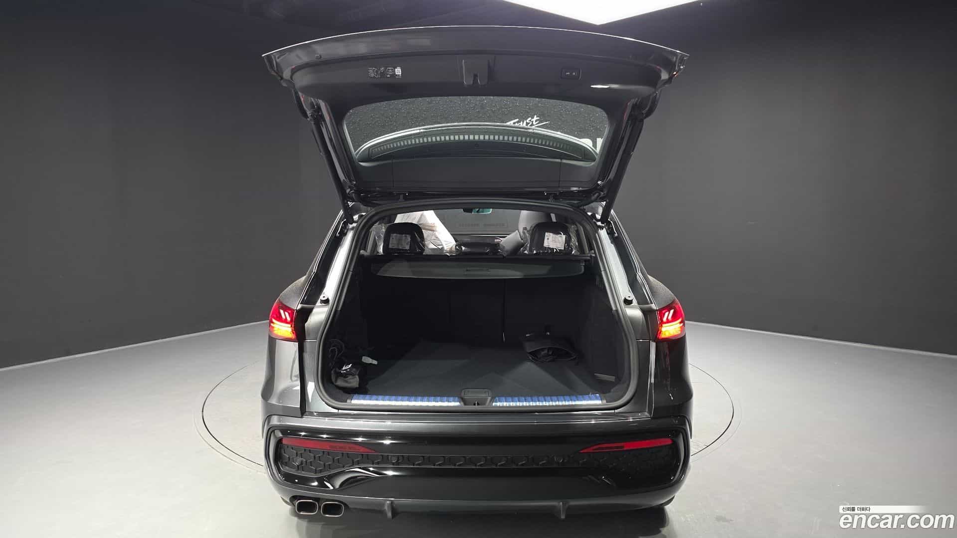 Q5 Audi 2025.11-OPTION-024