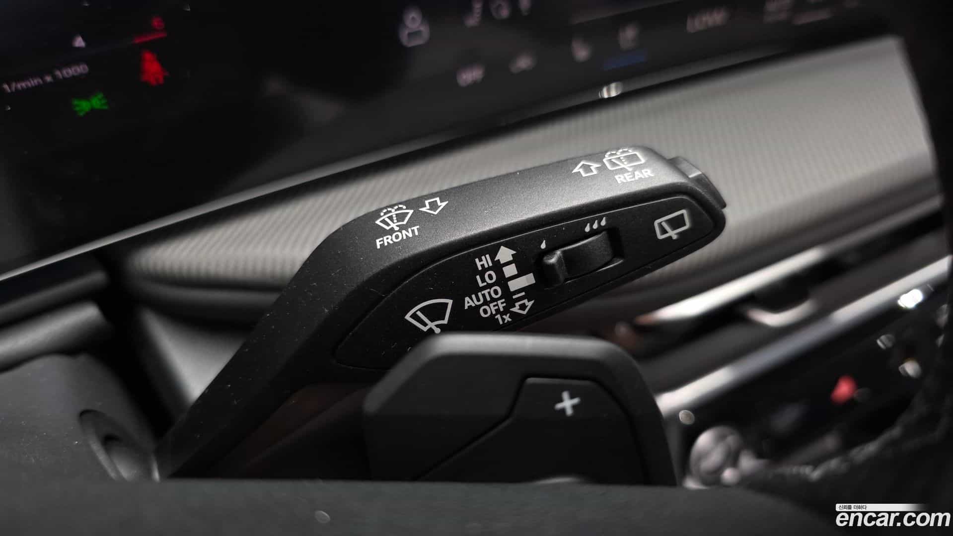 Q5 Audi 2025.11-OPTION-040