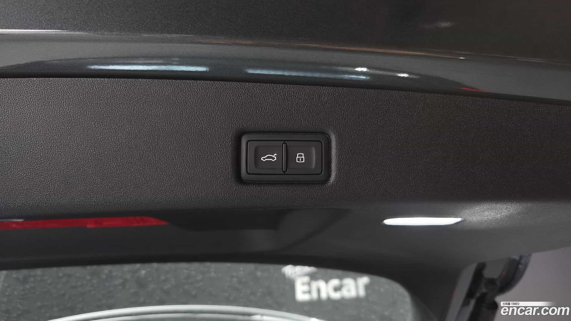 Q5 Audi 2025.11-OPTION-051