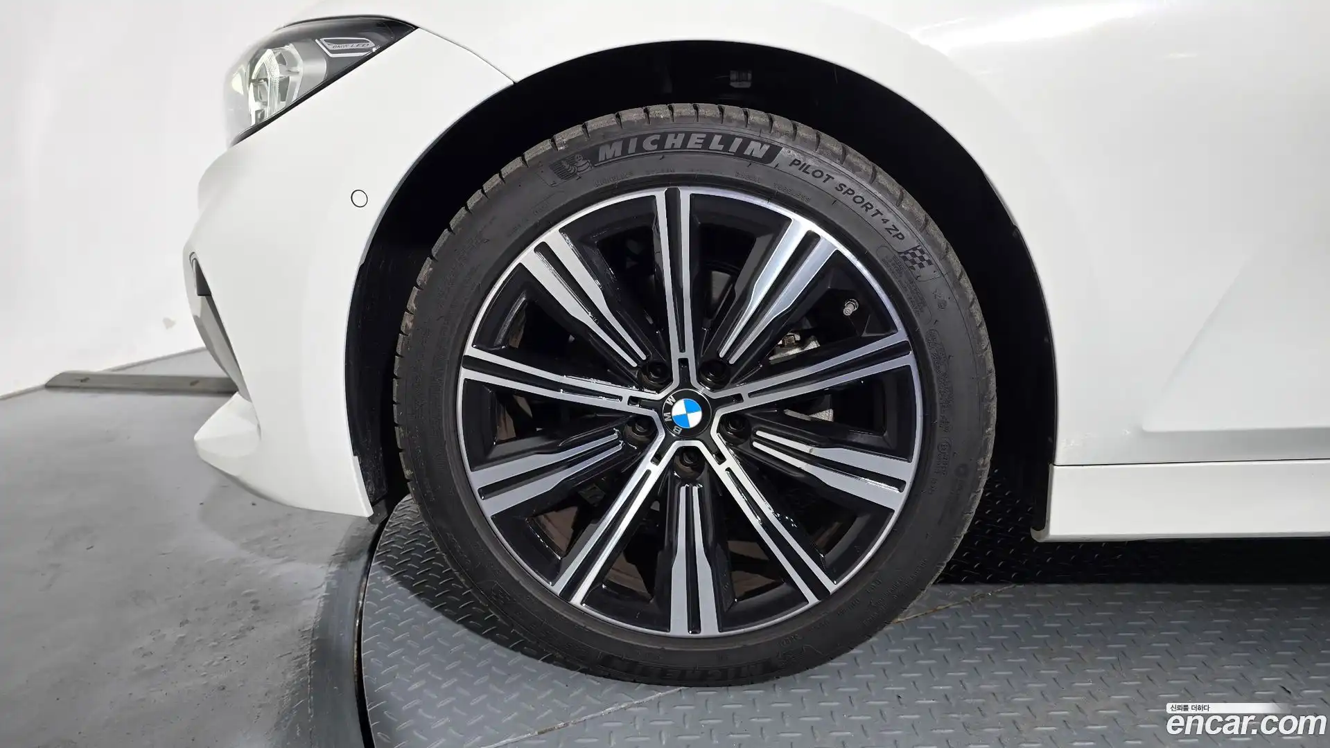 3-Series BMW 2025.1-OUTER-005